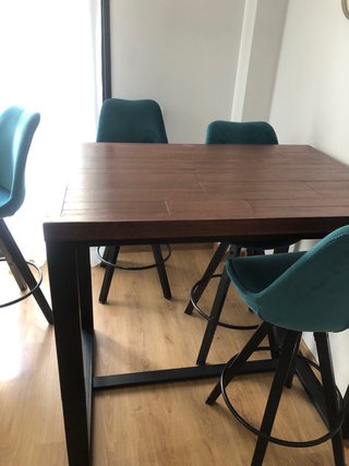Mesa alta comedor con 4 taburetes