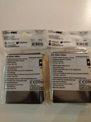 Ultra Pro Bustine Protettive Matte 60pz Giallo/Ver