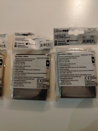 Ultra Pro Bustine Protettive Matte 60pz Giallo/Ver