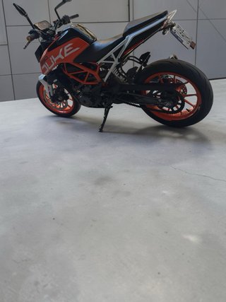 KTM Duke 390 2017 Naranja/Blanca