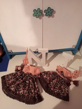 Lote 2 Vestidos Nancy y Leslie Flores