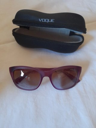 Gafas de sol Vogue moradas y marrones
