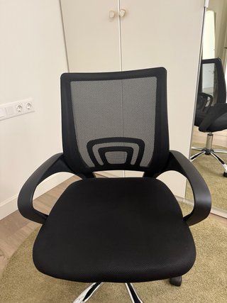 Silla de oficina ergonómica negra