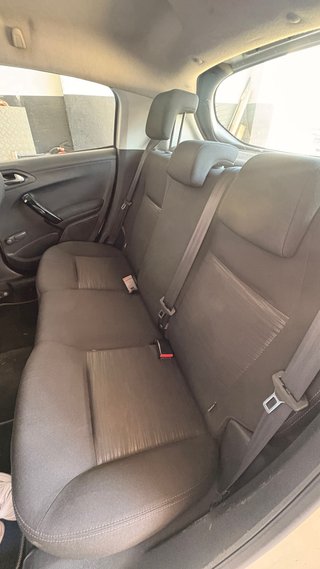 Peugeot 208 2015