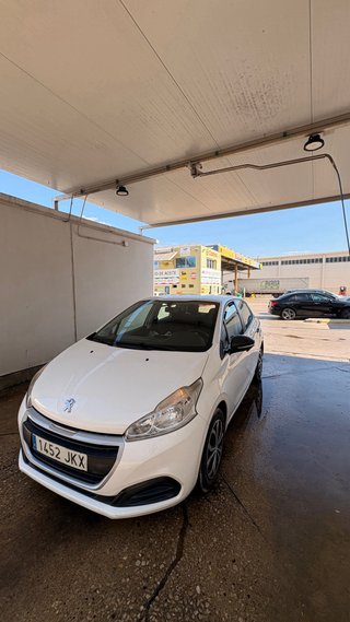 Peugeot 208 2015