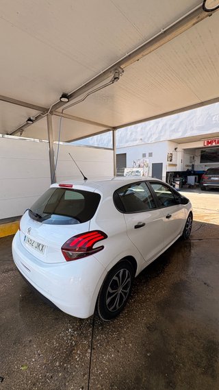 Peugeot 208 2015