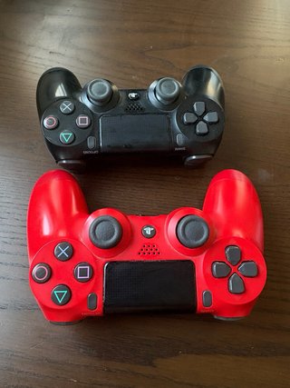 PS4 (PlayStation 4) + 2 mandos