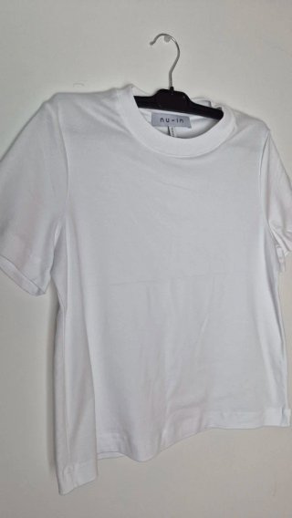 T-shirt nu-in branca tamanho M