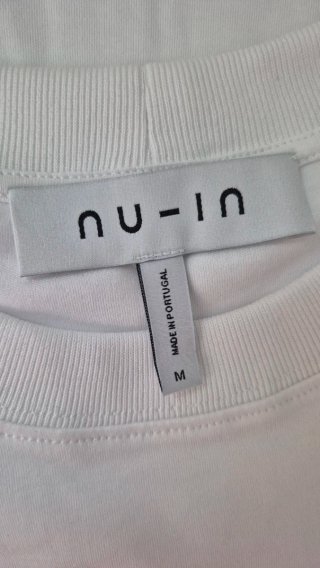 T-shirt nu-in branca tamanho M