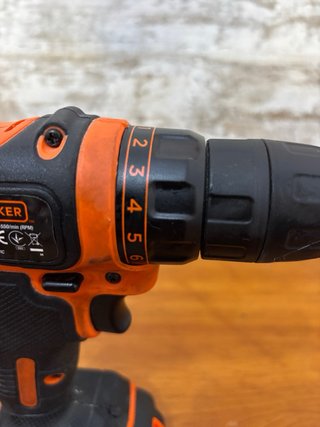 Taladro Black+Decker 10.8V/12V + Cargador