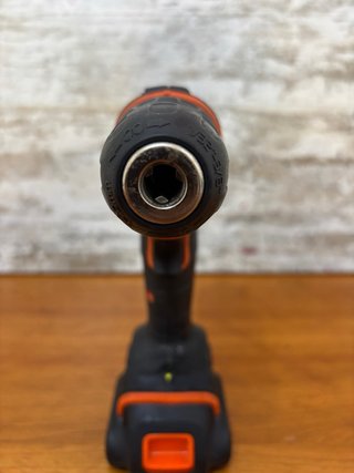 Taladro Black+Decker 10.8V/12V + Cargador
