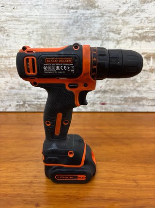 Taladro Black+Decker 10.8V/12V + Cargador