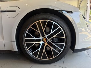 Porsche Taycan 2023