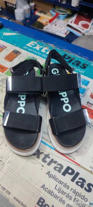 Sandalias Giossepo Martland Negras y Beige