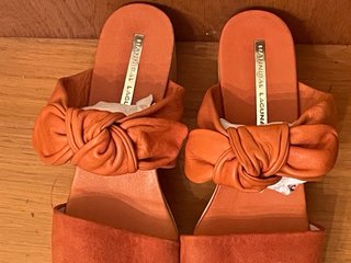HANNIBAL LAGUNA - Sandalias cuña madera 36