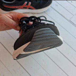 Zapatillas Asics Talla 37 Negras y Rojas