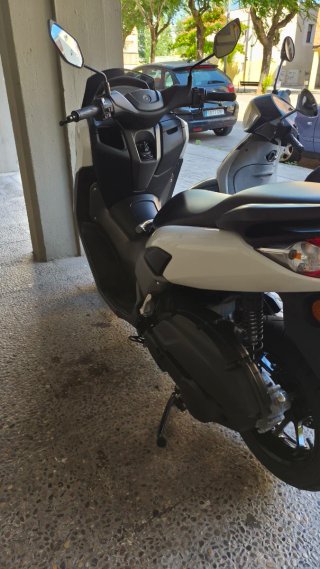 Yamaha Nmax  - Como Nueva siempre en garaje