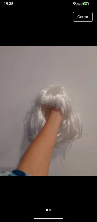 Peluca blanca con flequillo