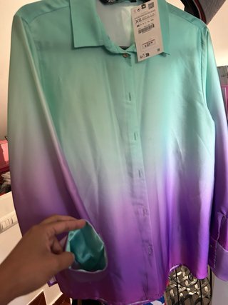 Camiseta Zara Degradado Verde y Morado