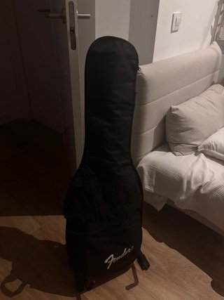 Guitarra Fender Squier Stratocaster Negra