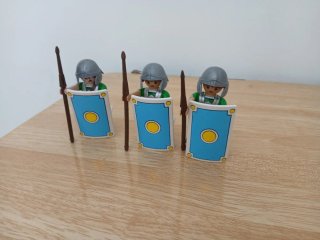 3 Figuras Romanos Playmobil Escudo Todos 10€