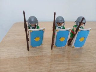3 Figuras Romanos Playmobil Escudo Todos 10€