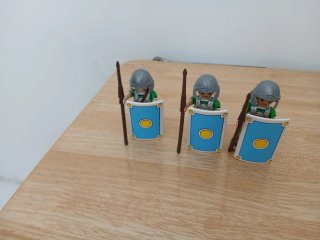 3 Figuras Romanos Playmobil Escudo Todos 10€