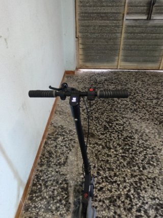 Patinete Eléctrico Negro, para niños, seminuevo