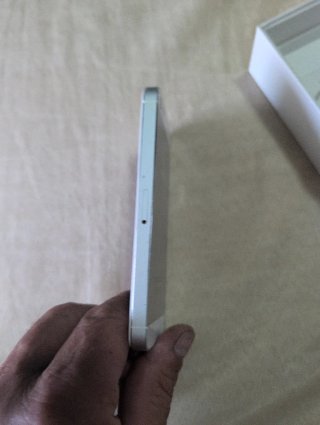 iPhone 5s Bianco con Auricolari