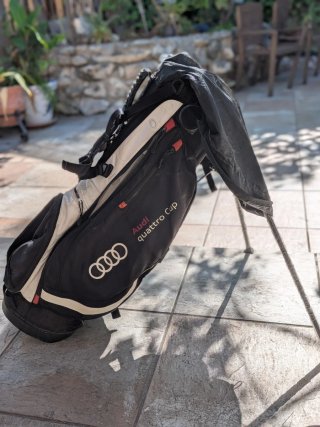 Bolsa Golf Audi con palos