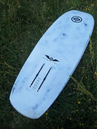 Tabla Wing 70L Full Carbon ( peso 4 kg)