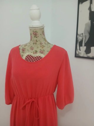 Vestido largo rojo con volantes