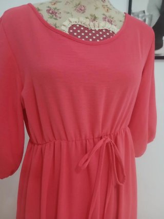 Vestido largo rojo con volantes