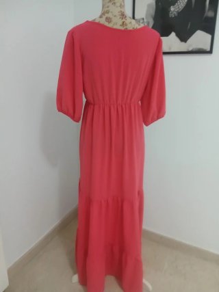Vestido largo rojo con volantes