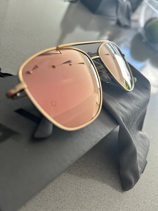 Gafas de sol Hawkers doradas y rosas