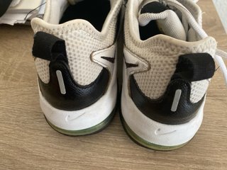 Zapatillas Nike Air Max Negras y Blancas