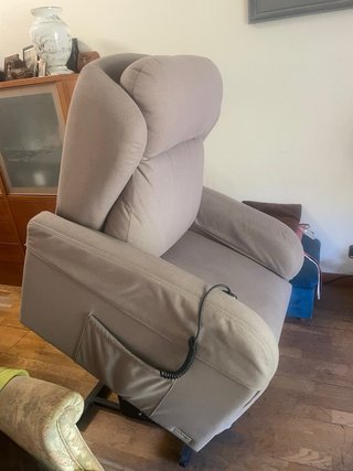 Sillón reclinable beige como nuevo.