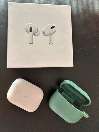 AirPods Pro 1ª Gen + Funda Verde