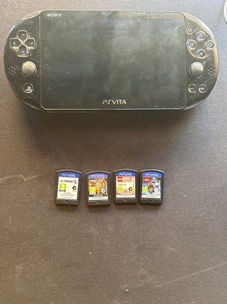 PS Vita + Estuche + 4 Juegos+ Memoria 8Gb
