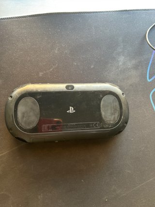 PS Vita + Estuche + 4 Juegos+ Memoria 8Gb