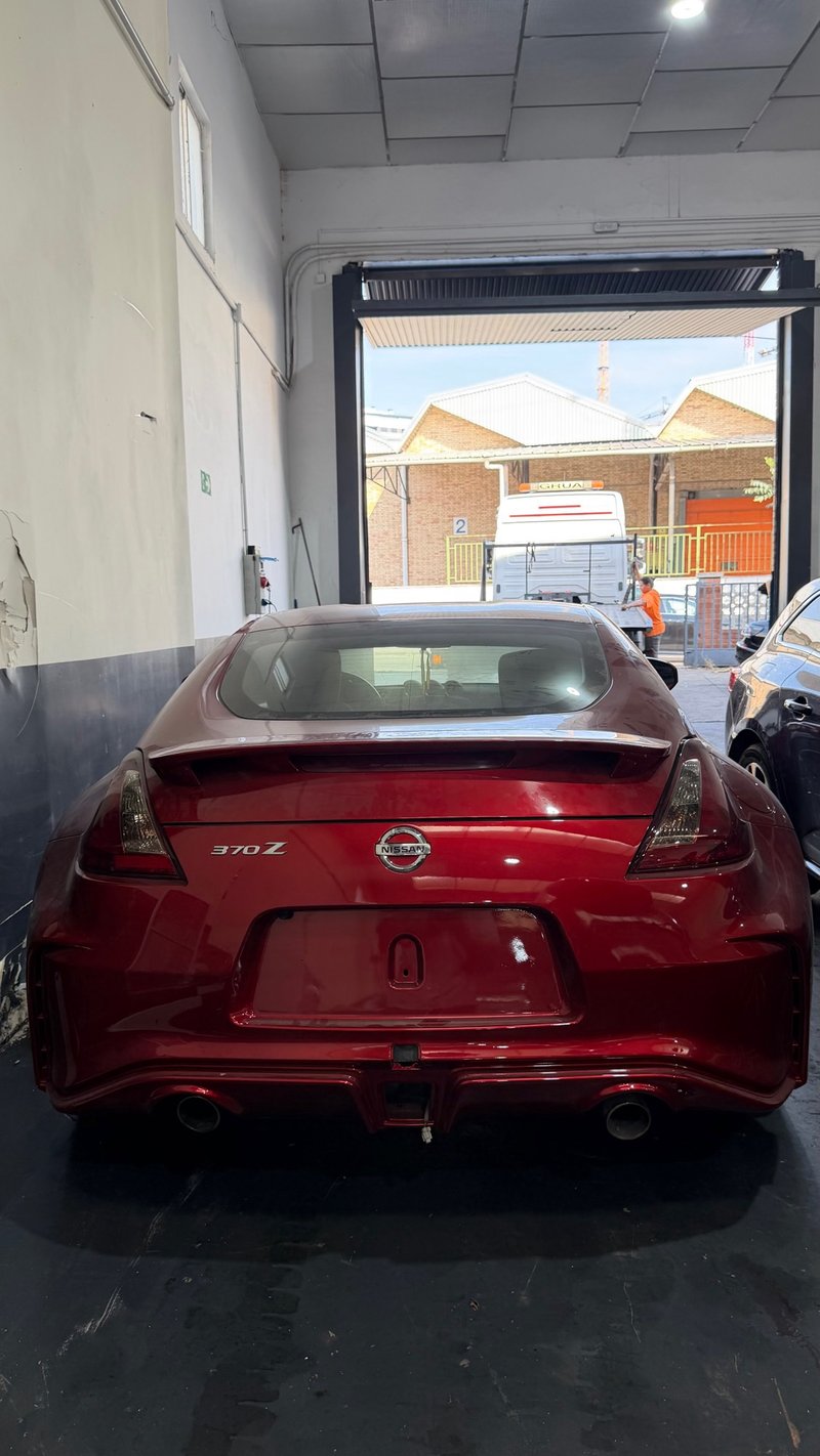 Nissan 370Z 2018 · Golpe frontal · Nacional - foto 1