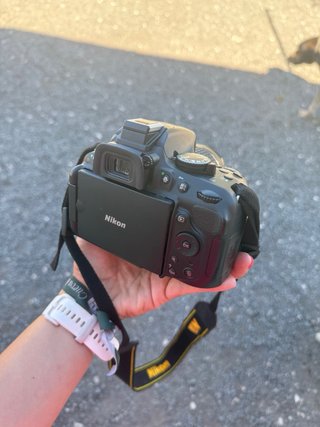 Nikon D5200 + Objetivo AF-S DX NIKKOR