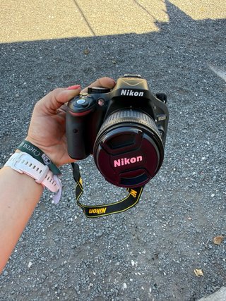 Nikon D5200 + Objetivo AF-S DX NIKKOR