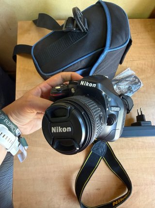 Nikon D5200 + Objetivo AF-S DX NIKKOR