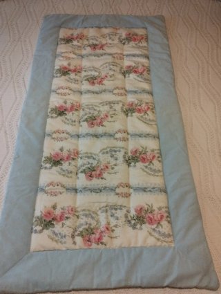 Cubre cuna floral azul
