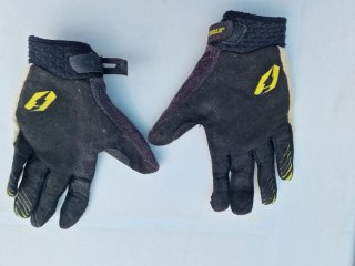 Guantes Trial Red Bull K1 y Jitsie