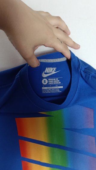 Camiseta Nike Logo Arcoíris Talla S