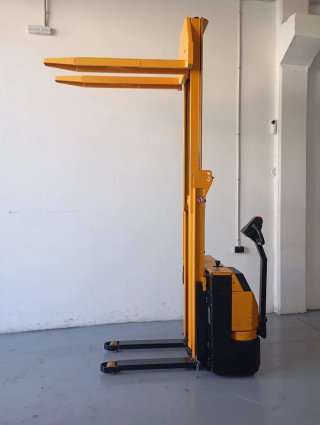 Apilador eléctrico Jungheinrich
