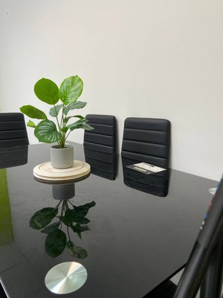 Mesa moderna negra + 6 sillas NUEVA