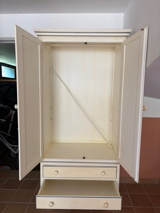 Armario de madera